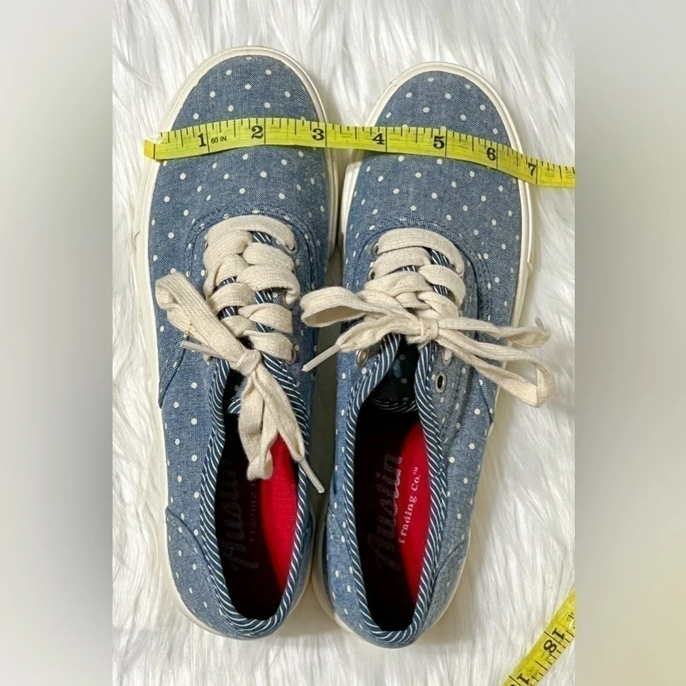 Austin Trading Co Women’s Casual Tennis Shoe (Sz 7)